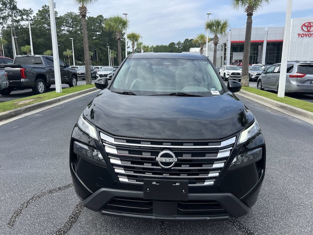 Used 2024 Nissan Rogue SV SUV