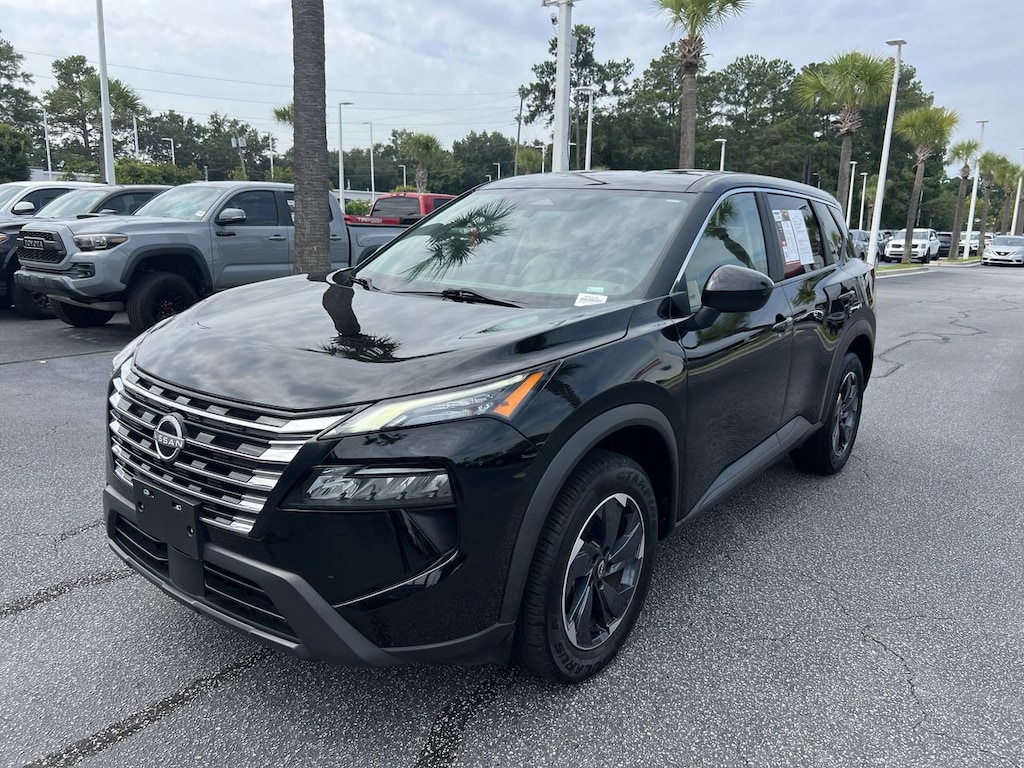 Used 2024 Nissan Rogue SV SUV