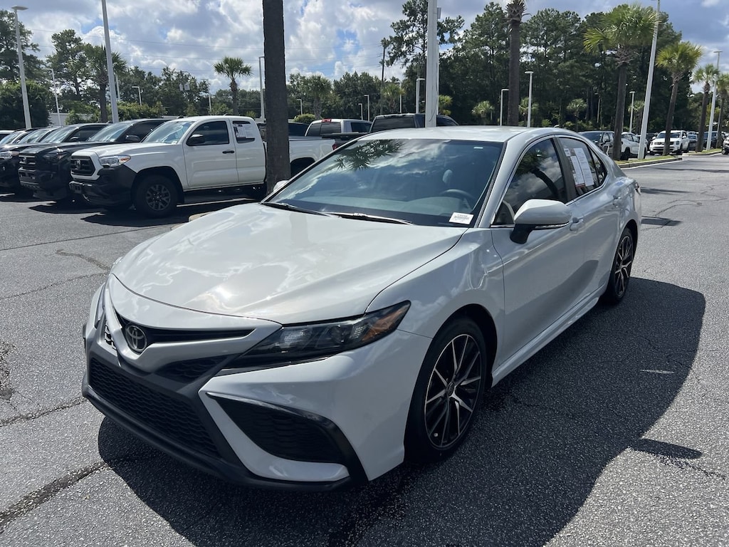 Used 2023 Toyota Camry SE Sedan