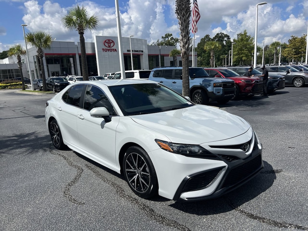 Used 2023 Toyota Camry SE Sedan