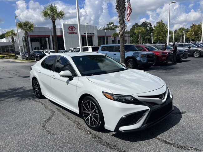 2023 Toyota Camry SE Sedan