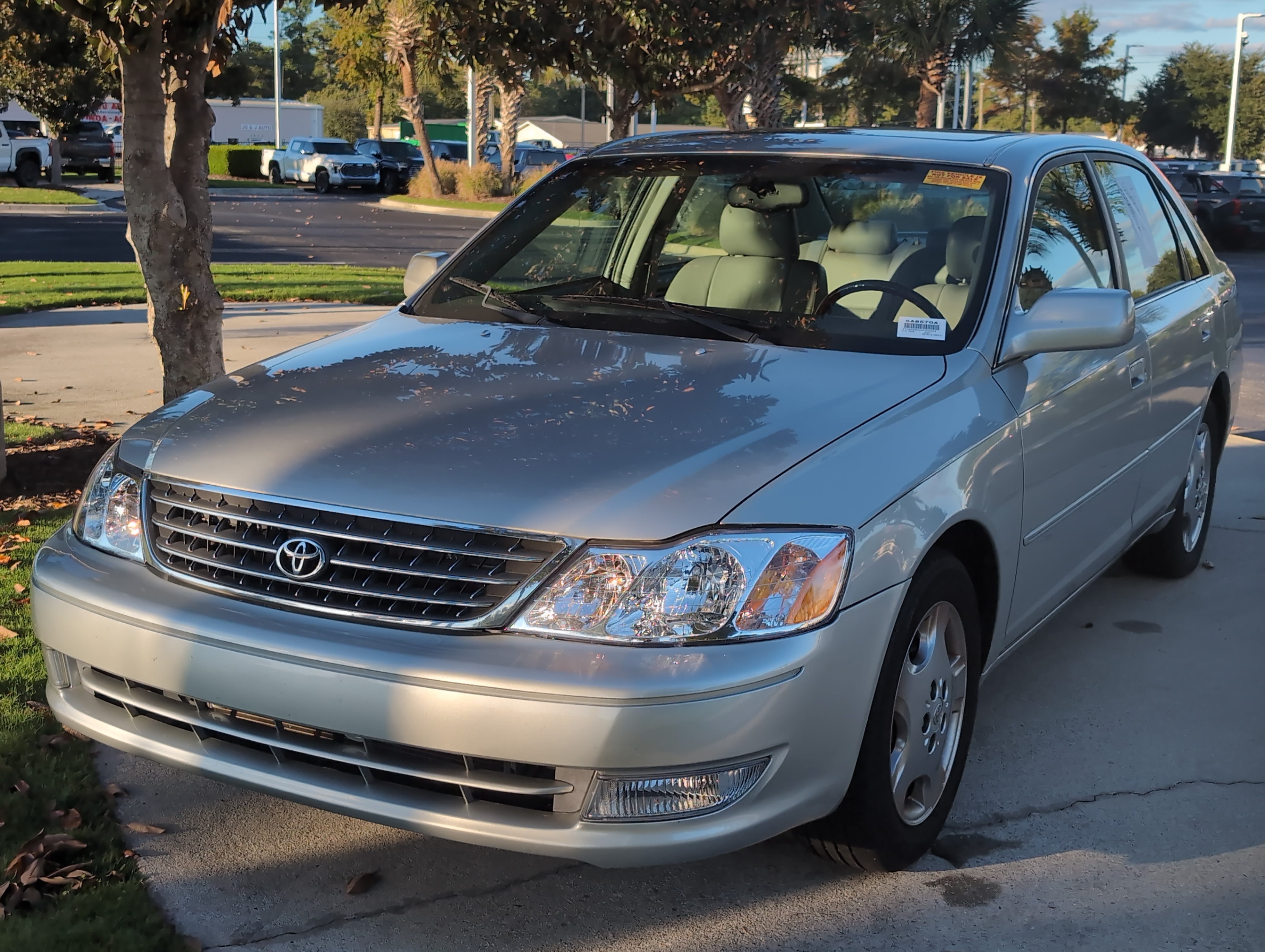 Used 2004 Toyota Avalon XLS Sedan