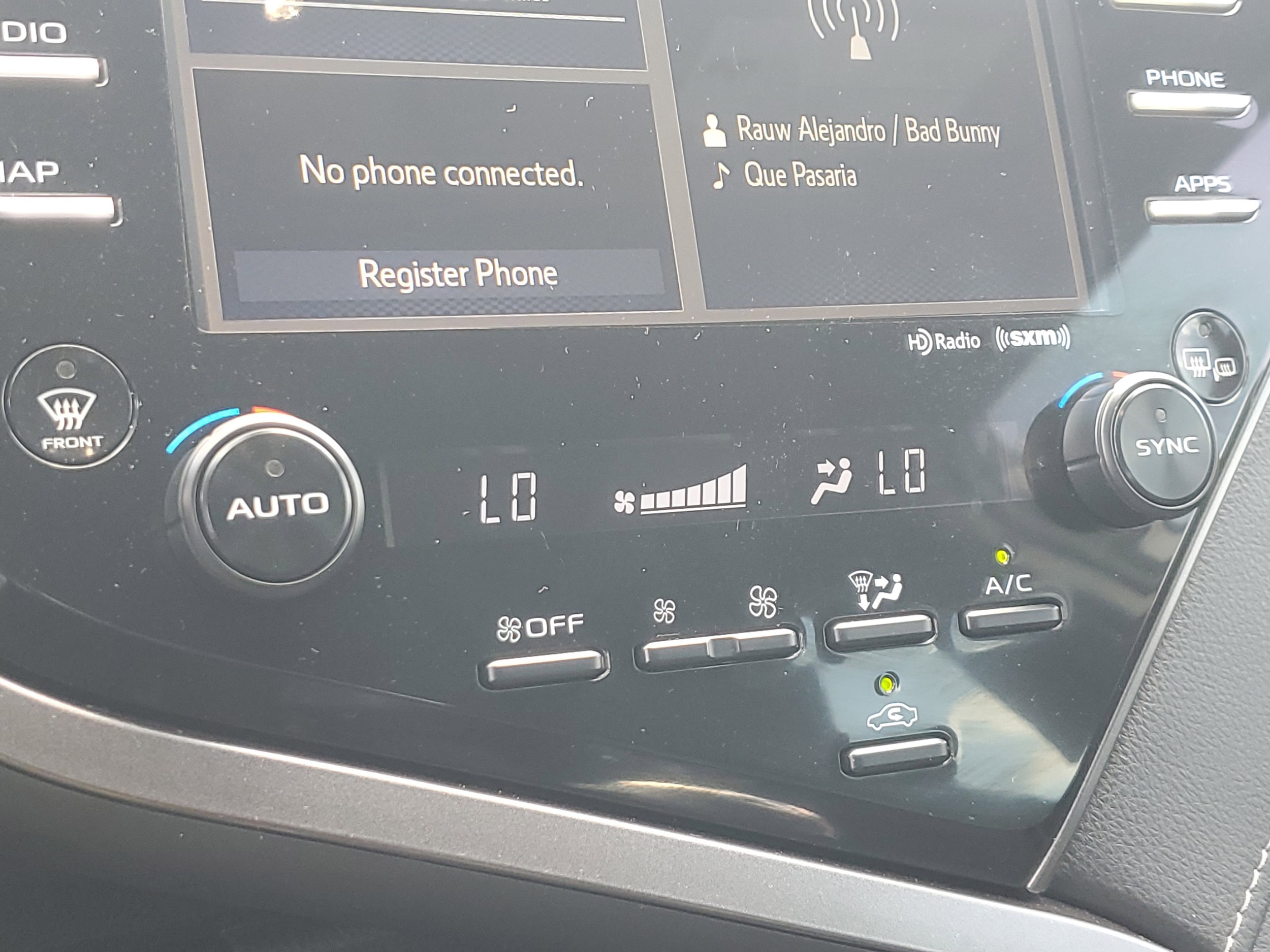 2020 Toyota Camry XSE - Photo 28