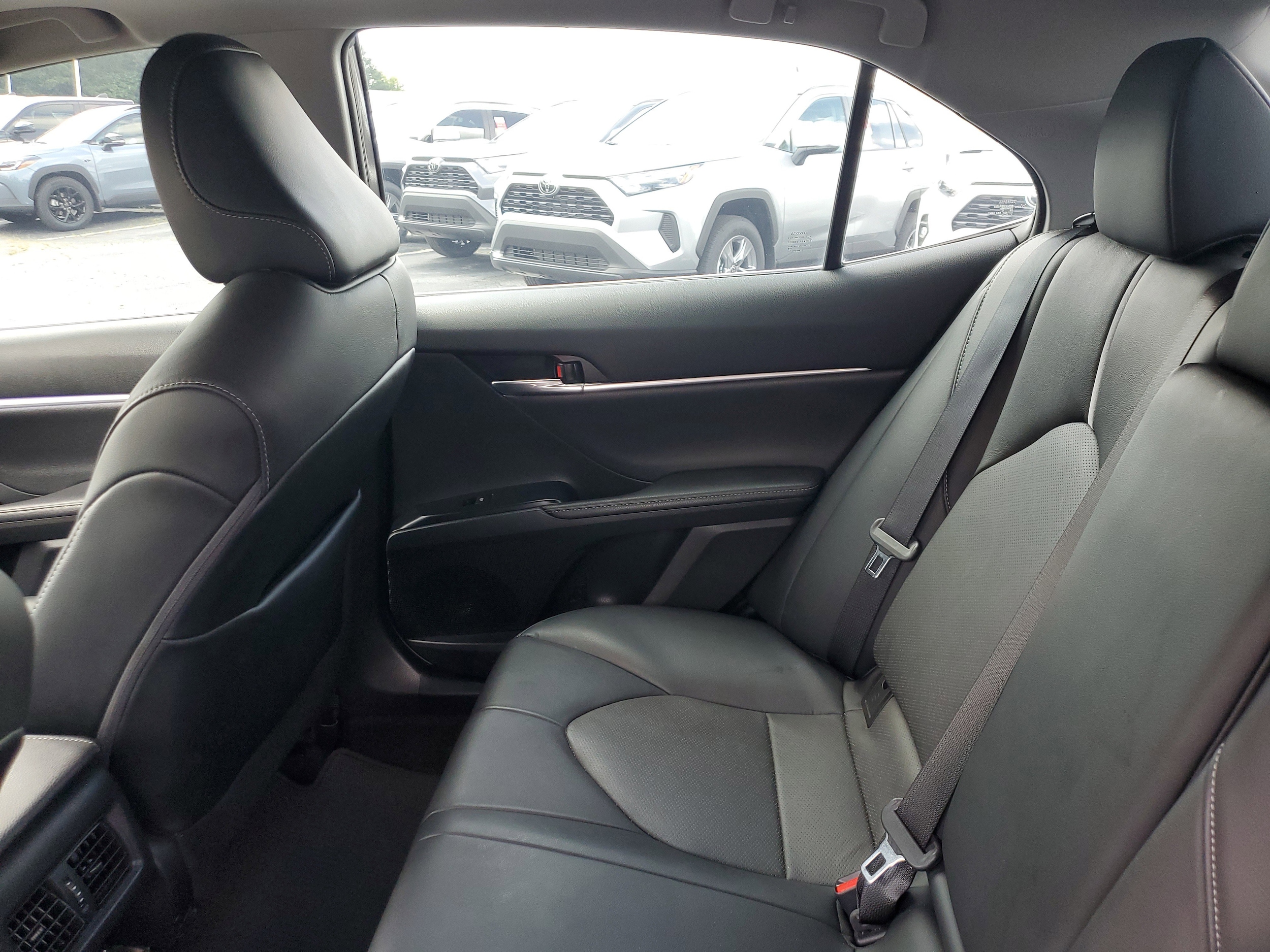 2020 Toyota Camry XSE - Photo 10