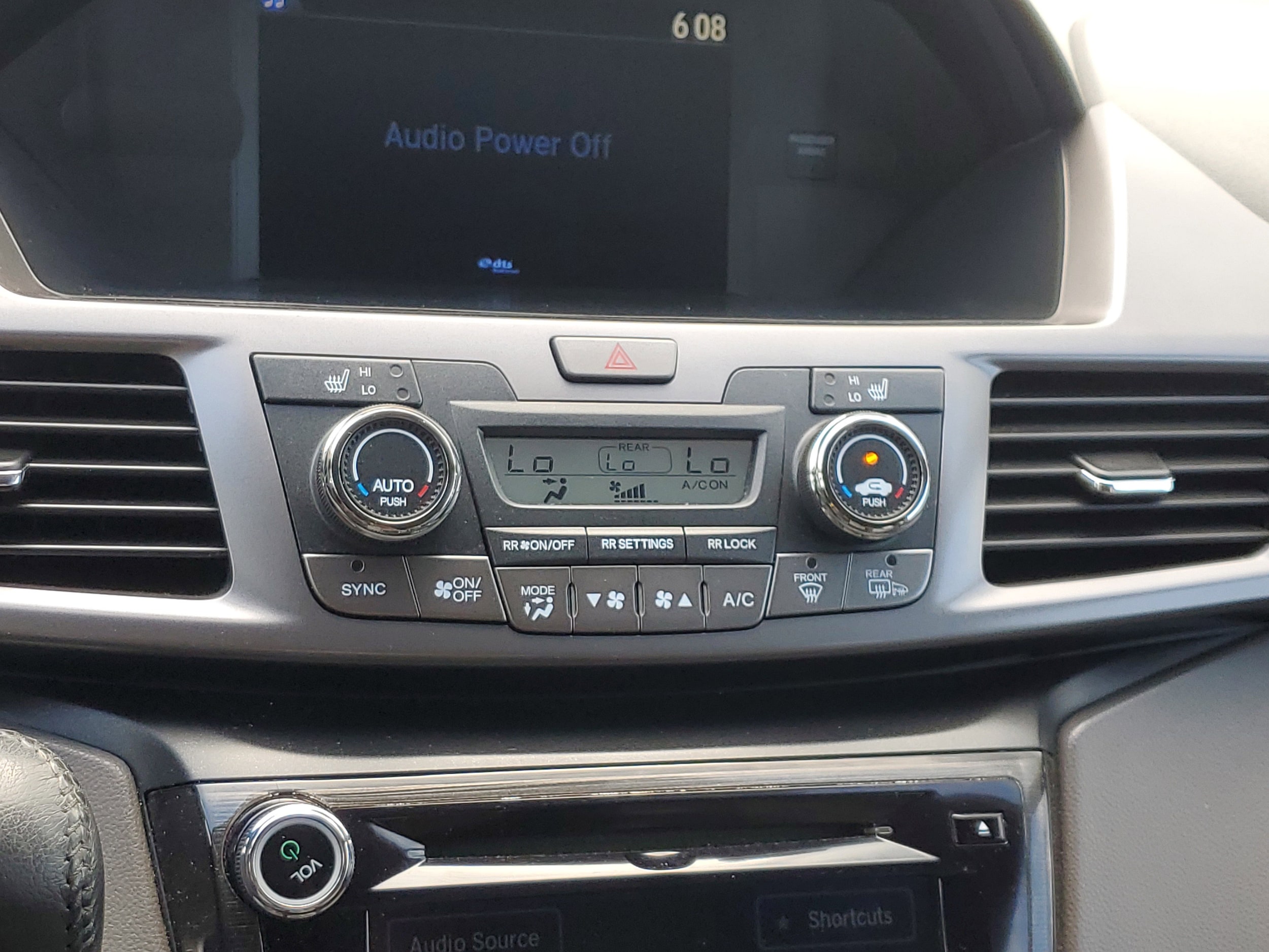 2014 Honda Odyssey Touring - Photo 28