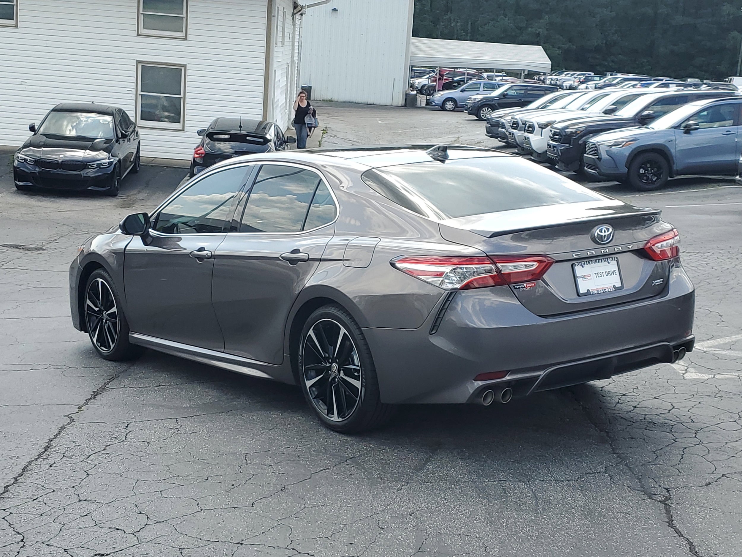 2020 Toyota Camry XSE - Photo 6