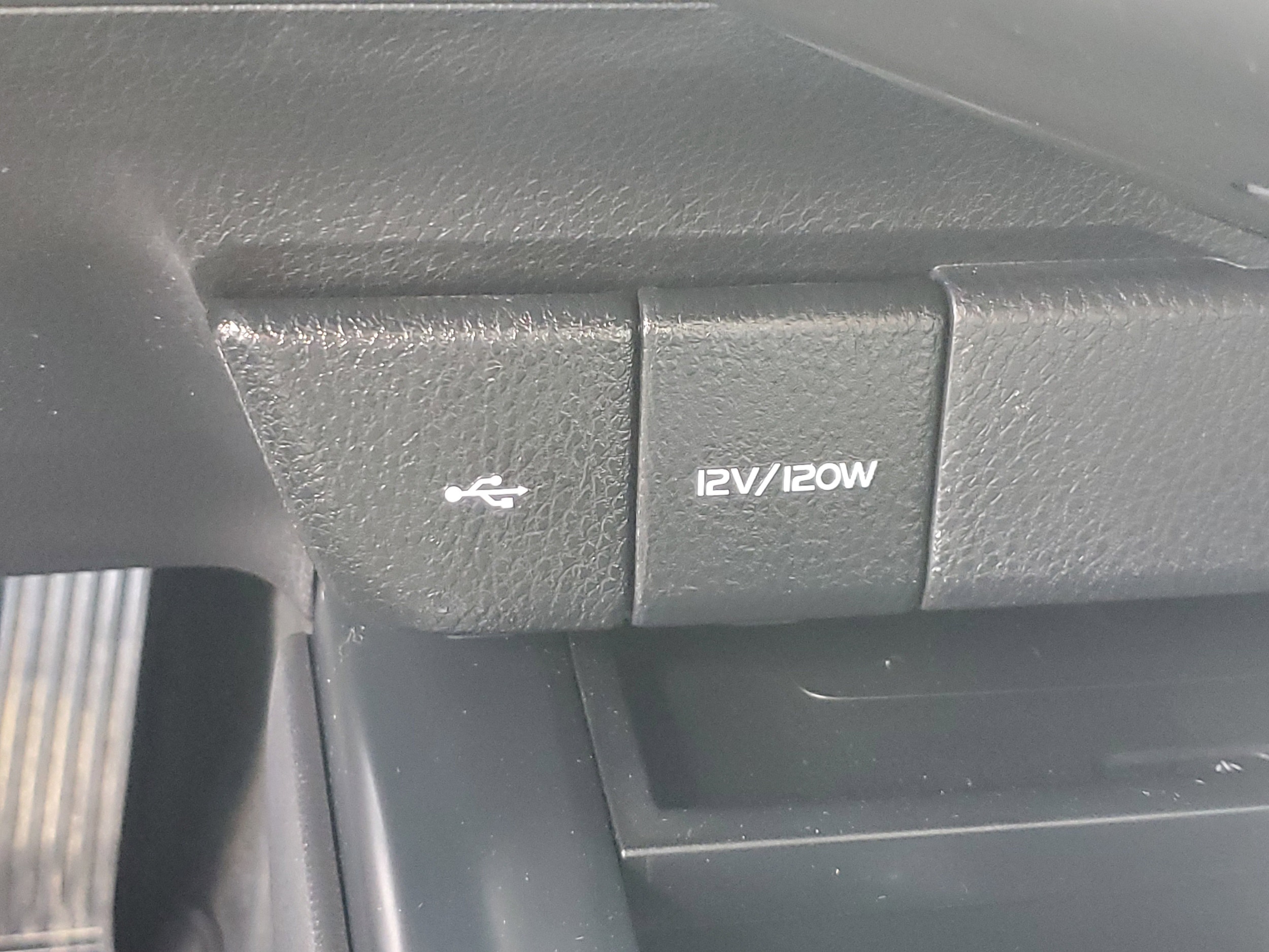 2020 Toyota Camry XSE - Photo 29