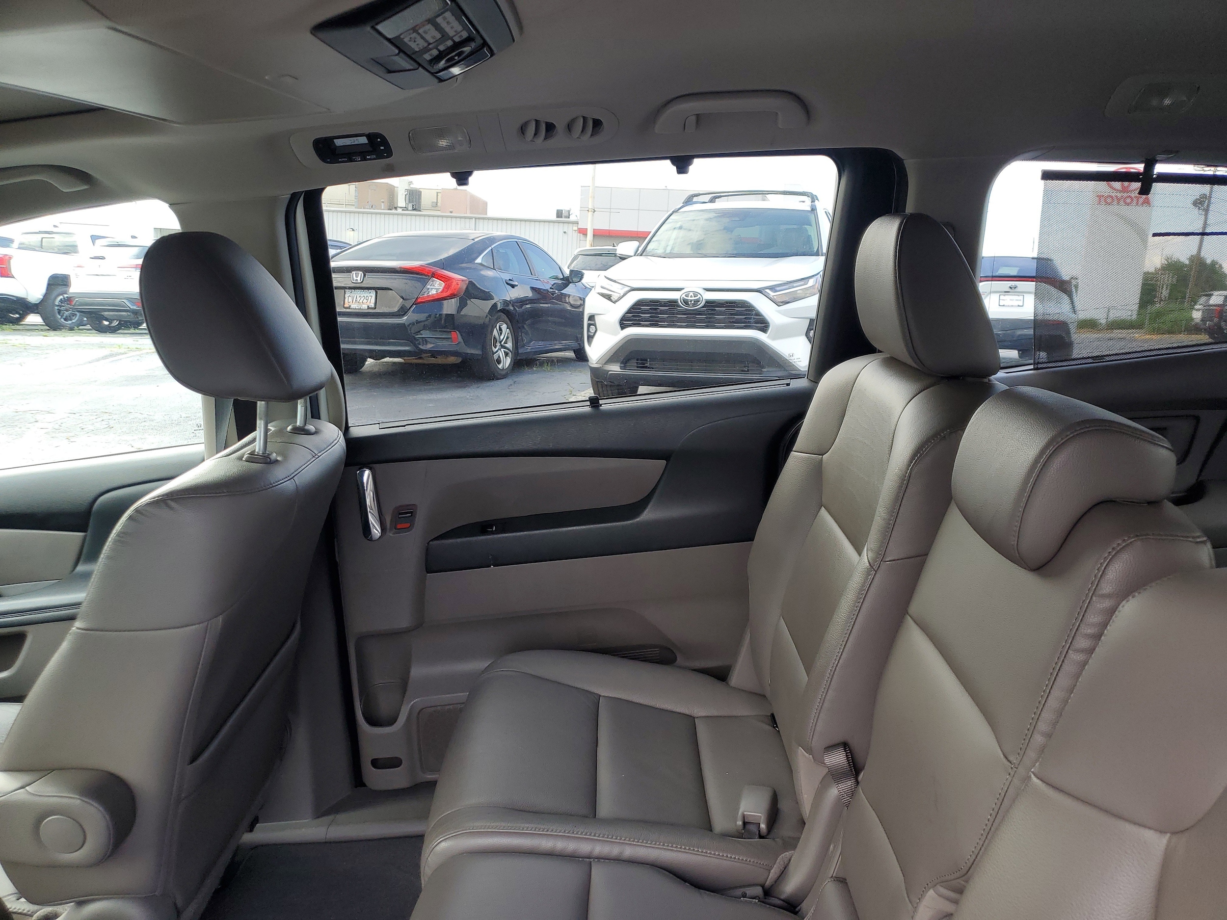 2014 Honda Odyssey Touring - Photo 10