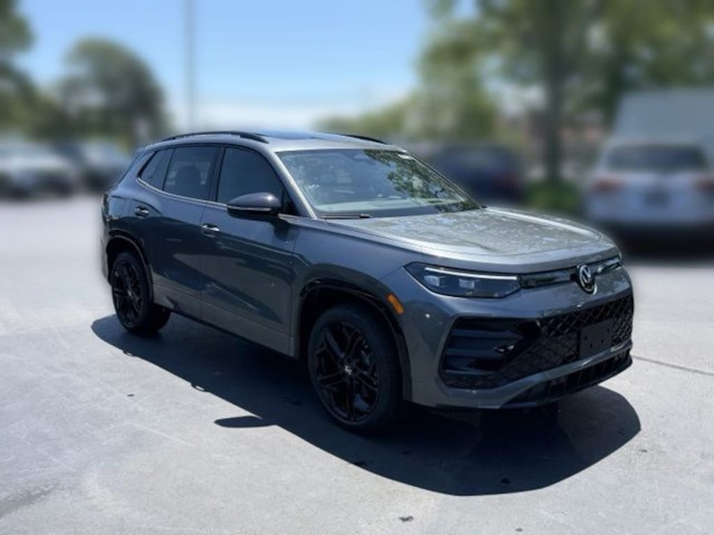 New 2026 Volkswagen Tiguan SE R-Line Black SUV