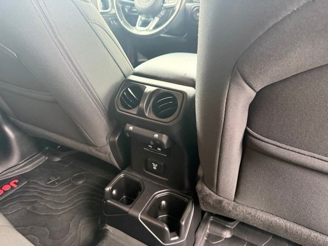 2020 Jeep Wrangler Unlimited Sahara - Photo 20