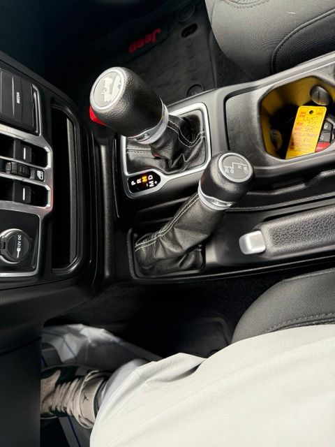 2020 Jeep Wrangler Unlimited Sahara - Photo 18