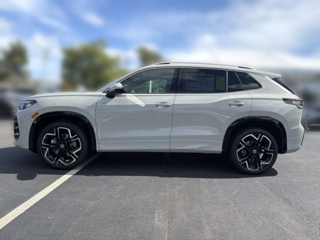 New 2026 Volkswagen Tiguan SEL R-Line Turbo SUV