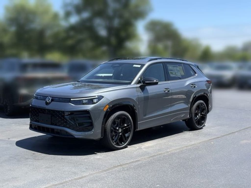 New 2026 Volkswagen Tiguan SE R-Line Black SUV