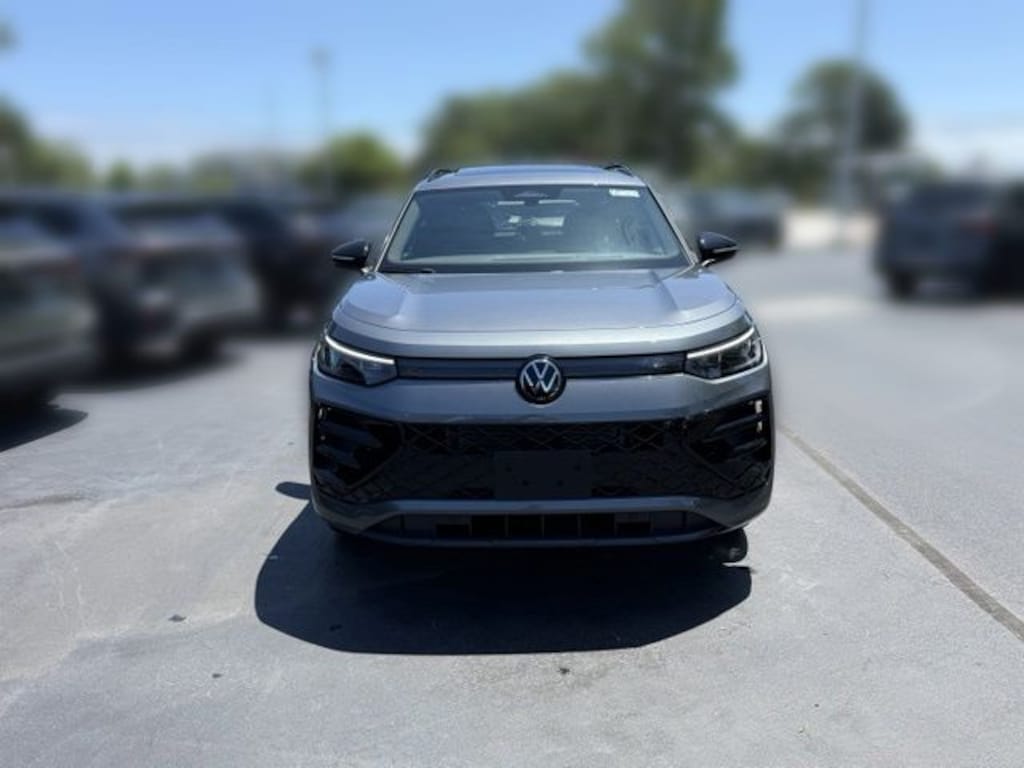 New 2026 Volkswagen Tiguan SE R-Line Black SUV