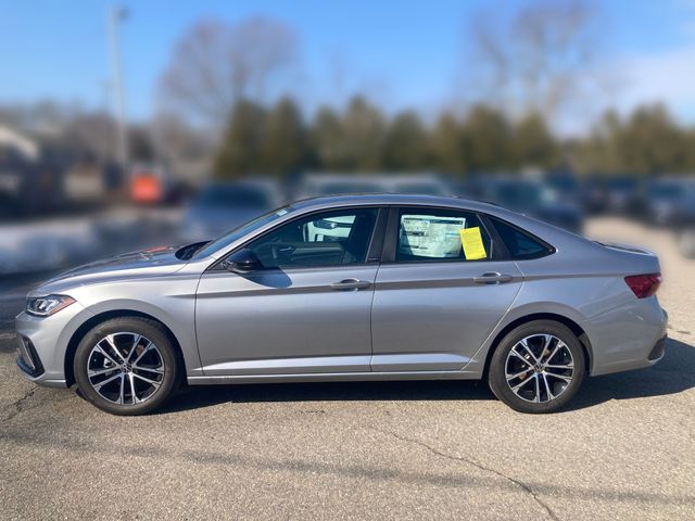 2026 Volkswagen Jetta Sport - Photo 4