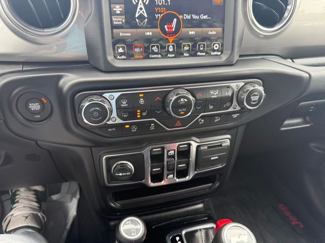 2020 Jeep Wrangler Unlimited Sahara - Photo 15