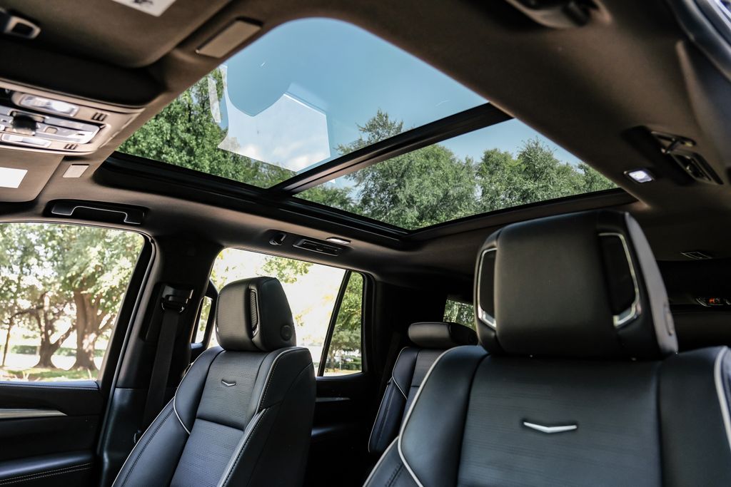 2025 Cadillac Escalade Premium Luxury - Photo 4