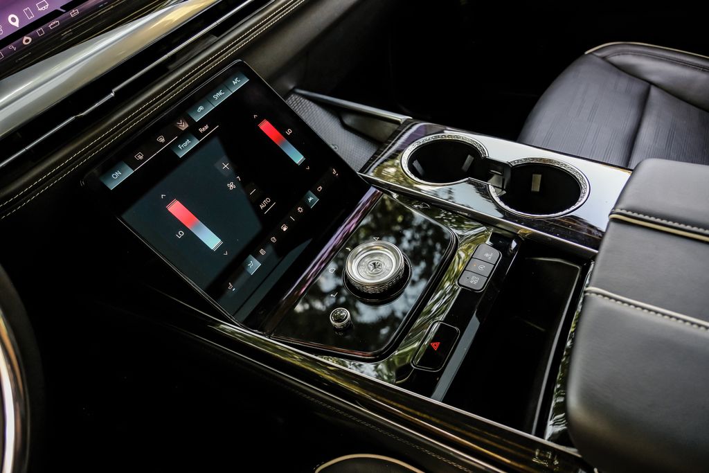 2025 Cadillac Escalade Premium Luxury - Photo 29