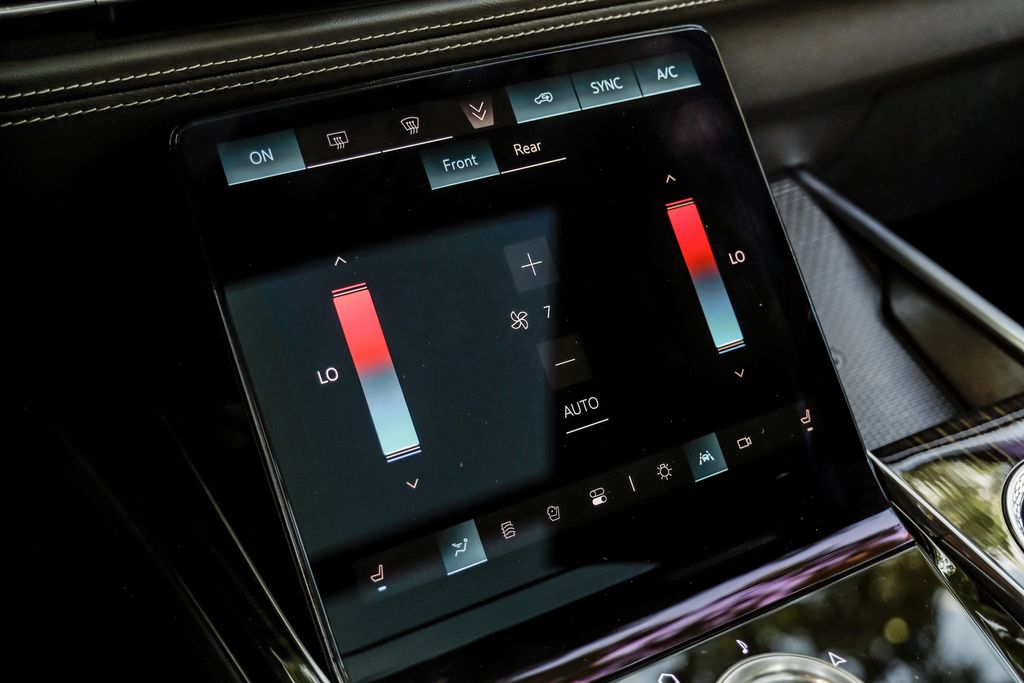2025 Cadillac Escalade Premium Luxury - Photo 32
