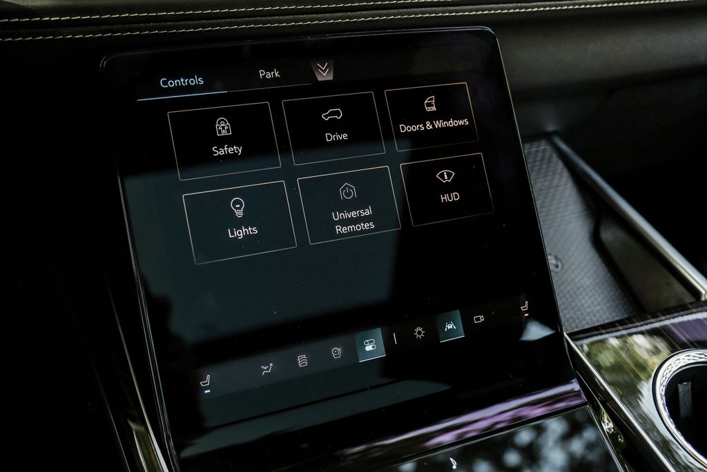 2025 Cadillac Escalade Premium Luxury - Photo 39