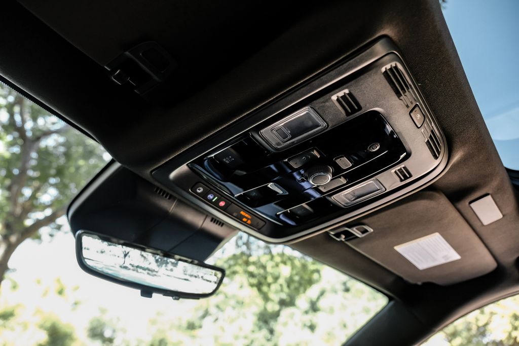 2025 Cadillac Escalade Premium Luxury - Photo 27