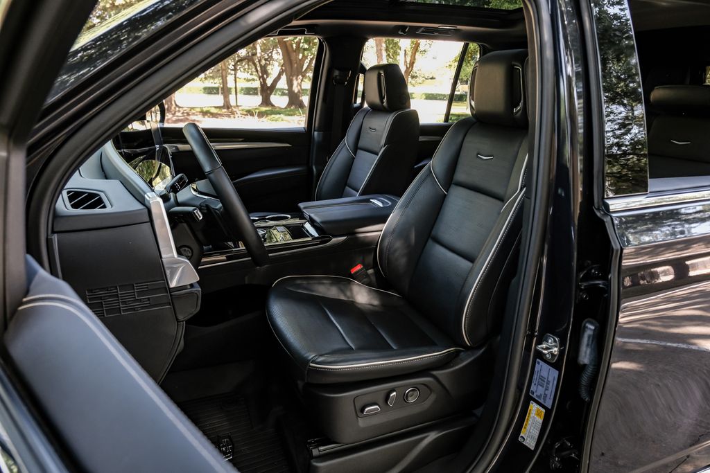 2025 Cadillac Escalade Premium Luxury - Photo 47