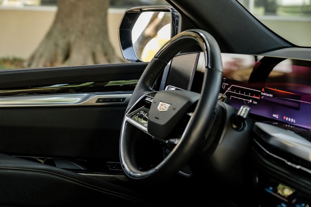 2025 Cadillac Escalade Premium Luxury - Photo 16