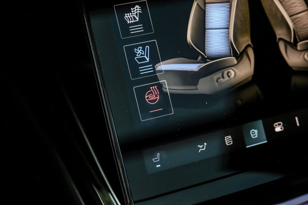 2025 Cadillac Escalade Premium Luxury - Photo 36
