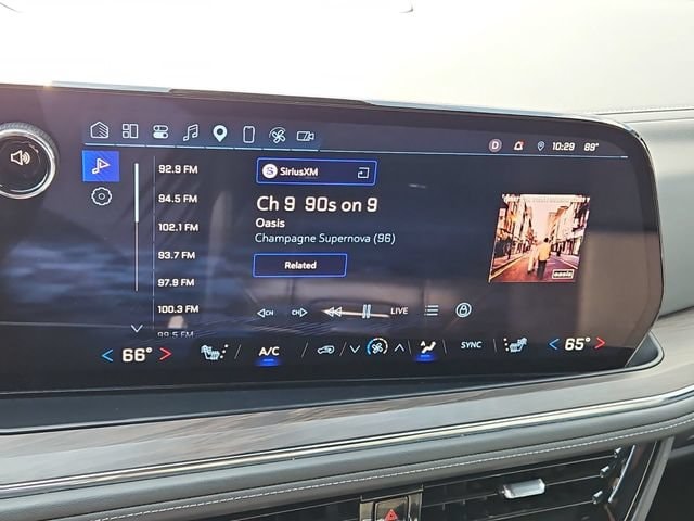 2025 Chevrolet Suburban Z71 - Photo 14