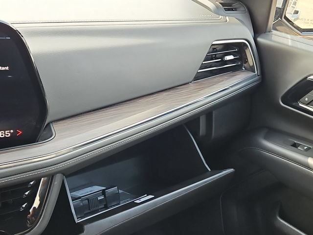 2025 Chevrolet Suburban Z71 - Photo 50