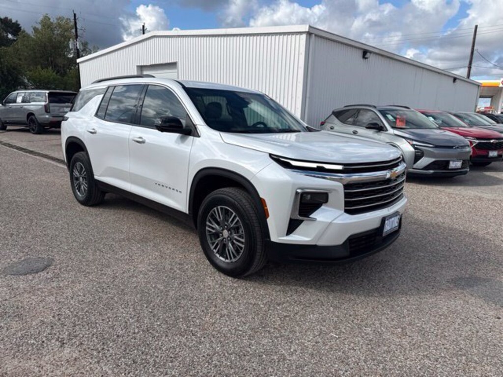Used 2024 Chevrolet Traverse LT SUV