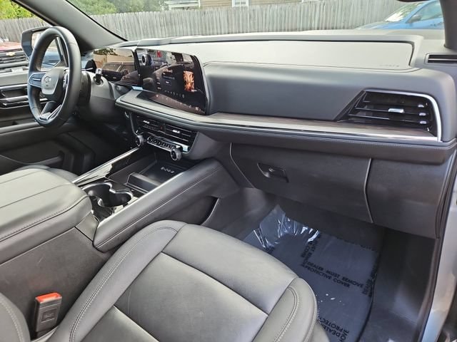 2025 Chevrolet Suburban Z71 - Photo 29