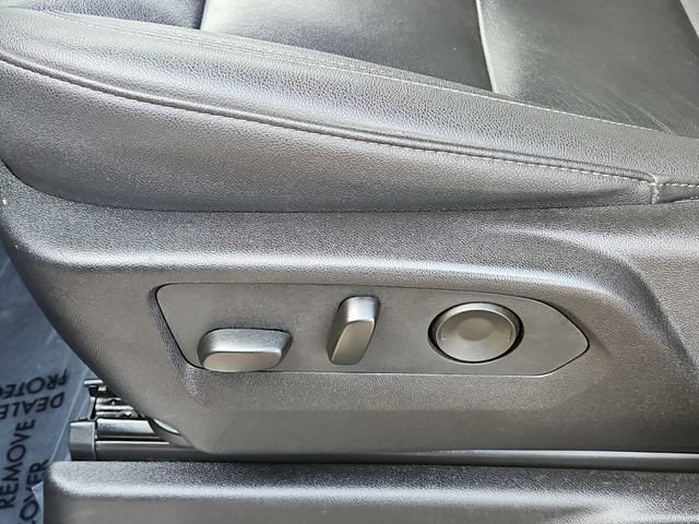 2025 Chevrolet Suburban Z71 - Photo 35