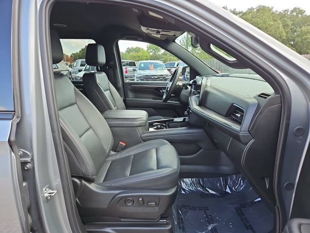2025 Chevrolet Suburban Z71 - Photo 28