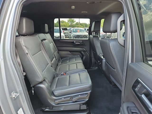 2025 Chevrolet Suburban Z71 - Photo 27
