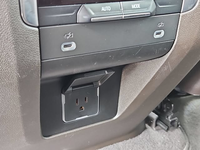 2023 GMC Yukon SLT - Photo 45
