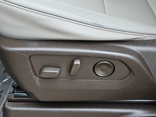 2023 GMC Yukon SLT - Photo 36