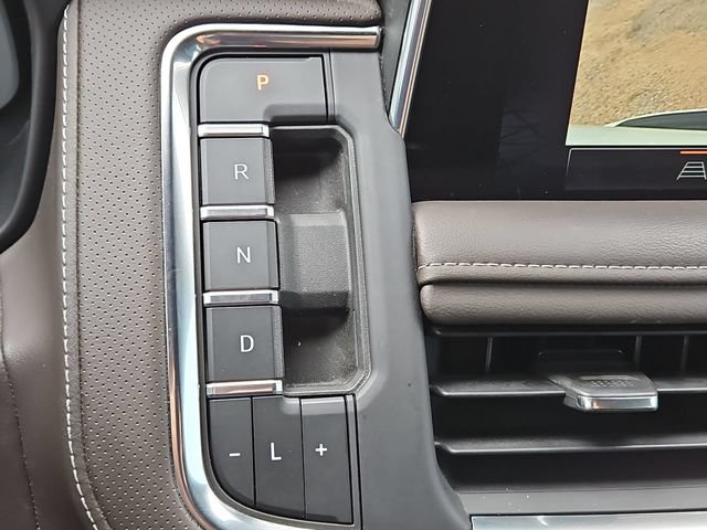 2023 GMC Yukon SLT - Photo 17