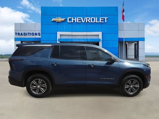 2024 Chevrolet Traverse LS - Photo 9