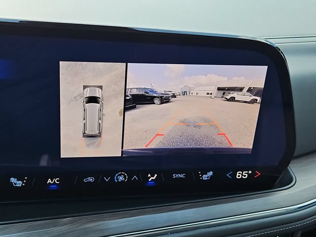 2025 Chevrolet Suburban Z71 - Photo 16