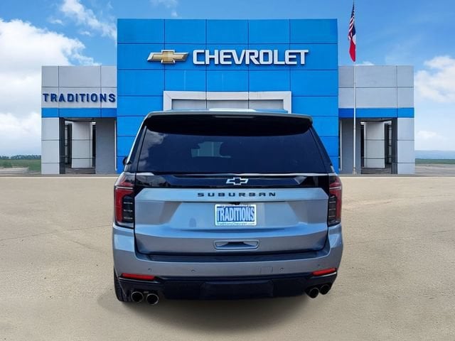 2025 Chevrolet Suburban Z71 - Photo 8
