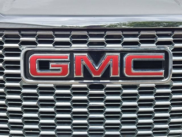 2023 GMC Yukon SLT - Photo 32
