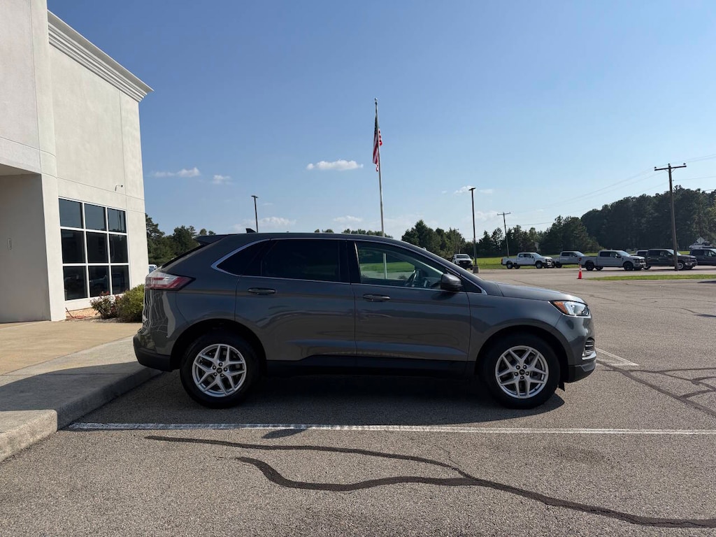 Used 2024 Ford Edge SEL AWD 4dr SUV SUV