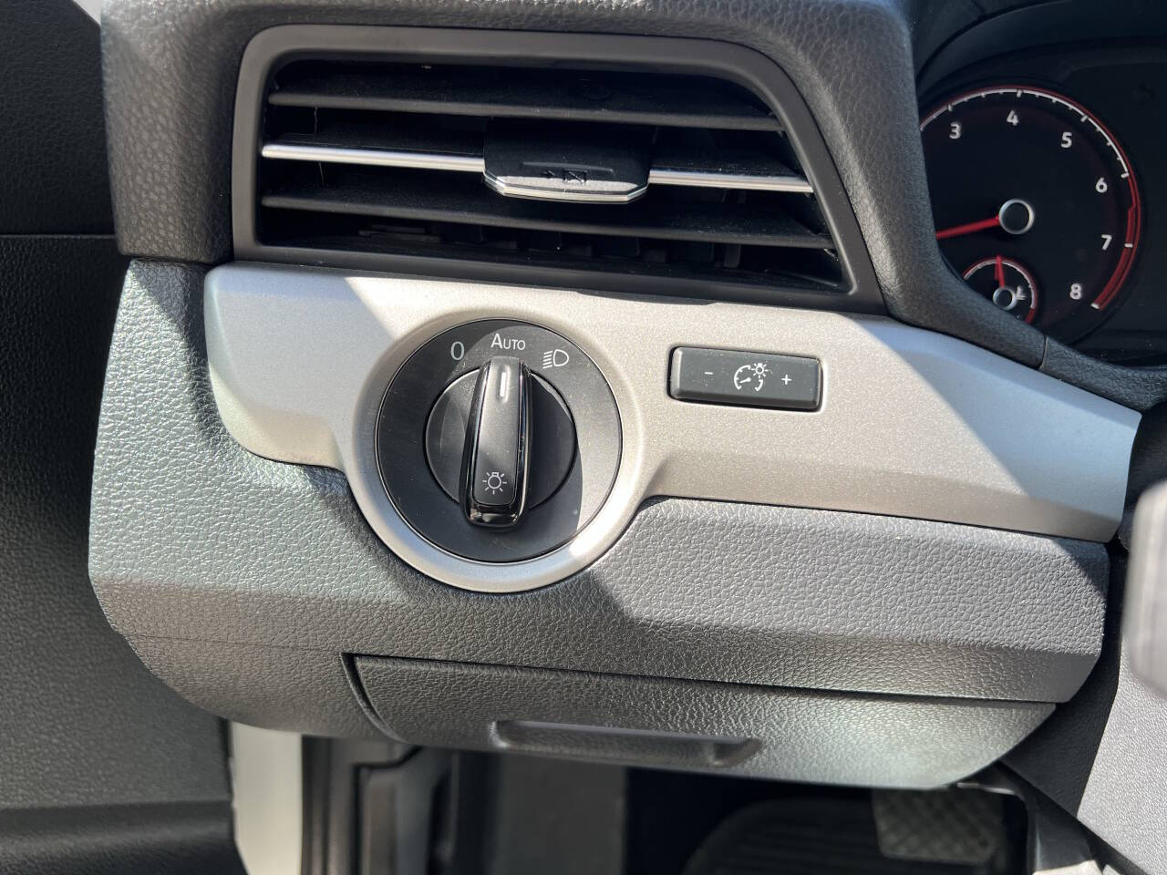 2021 Volkswagen Passat S - Photo 14