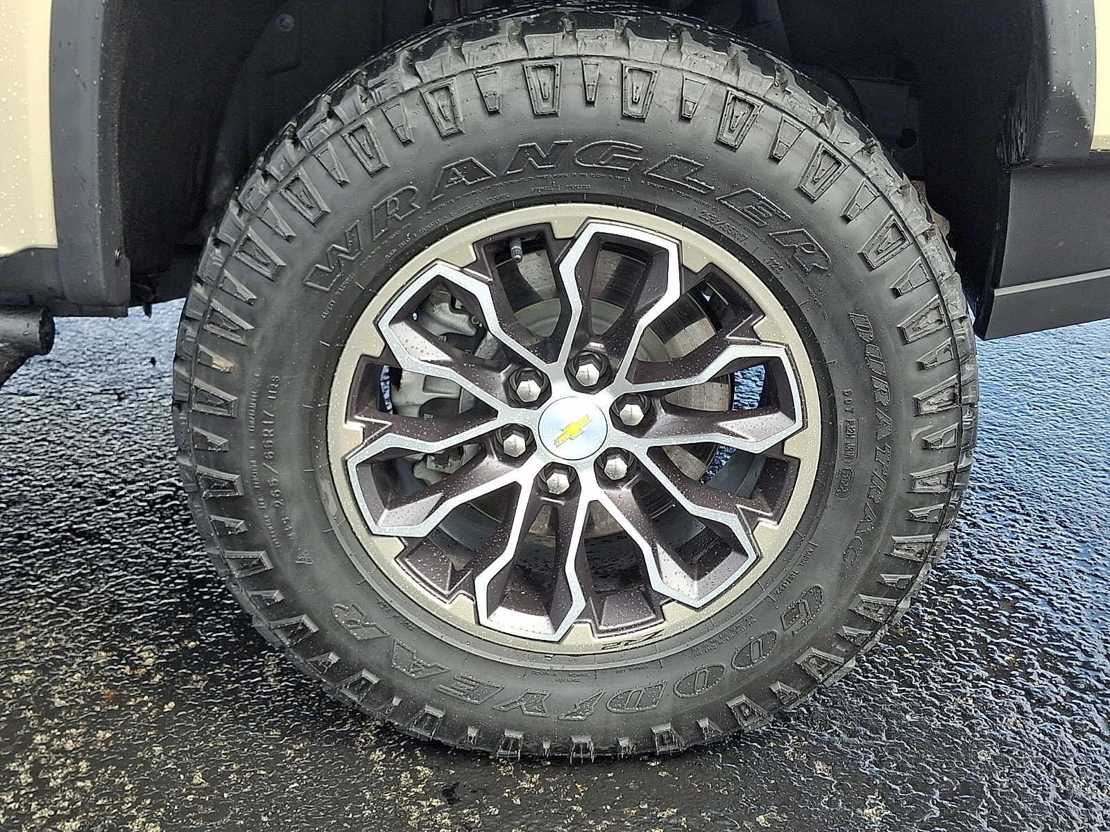 2022 Chevrolet Colorado ZR2 - Photo 8