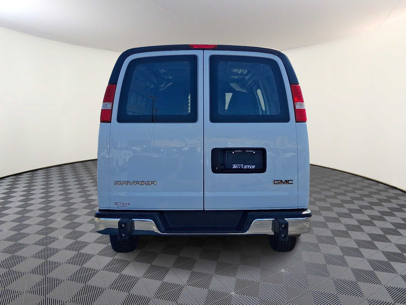 2024 GMC Savana Cargo Work Van - Photo 9