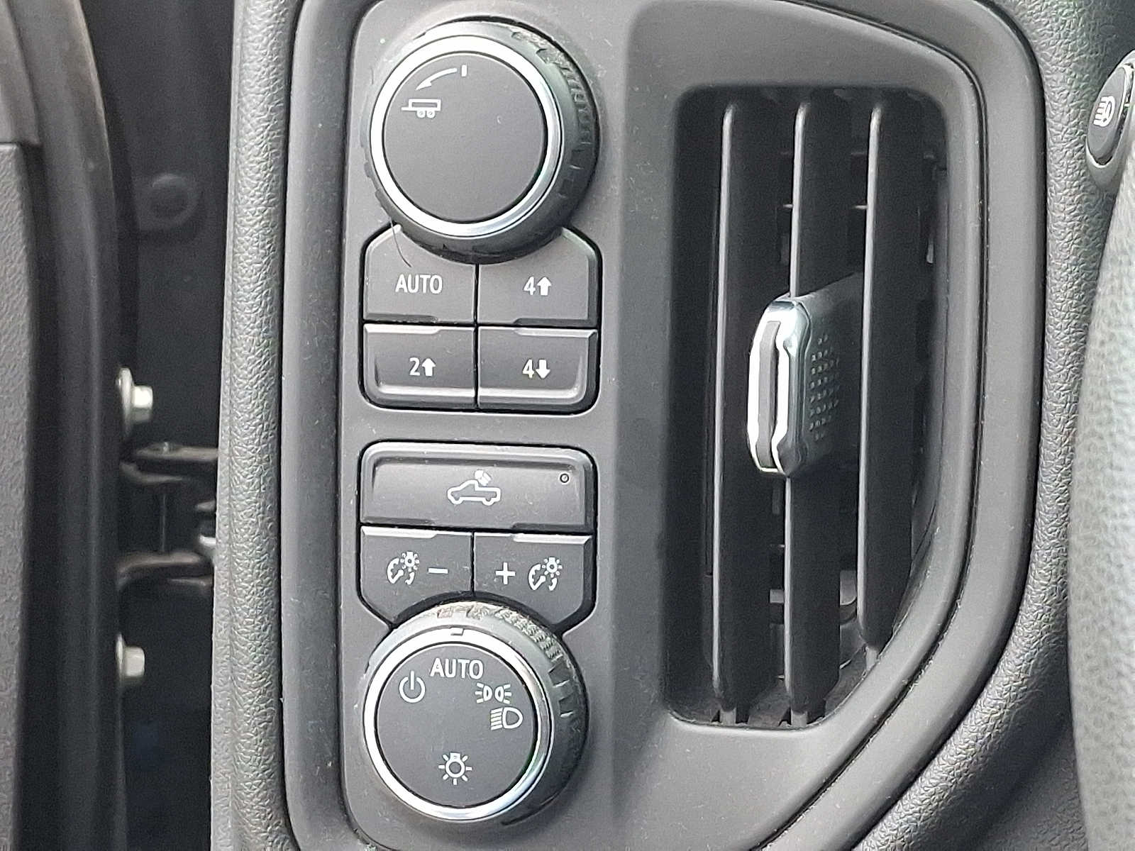2023 Chevrolet Silverado 1500 Custom - Photo 43