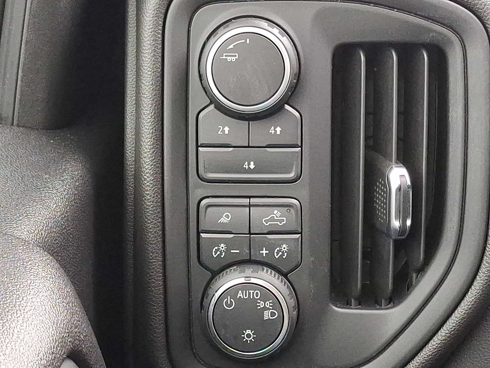 2025 Chevrolet Silverado 2500HD Custom - Photo 23