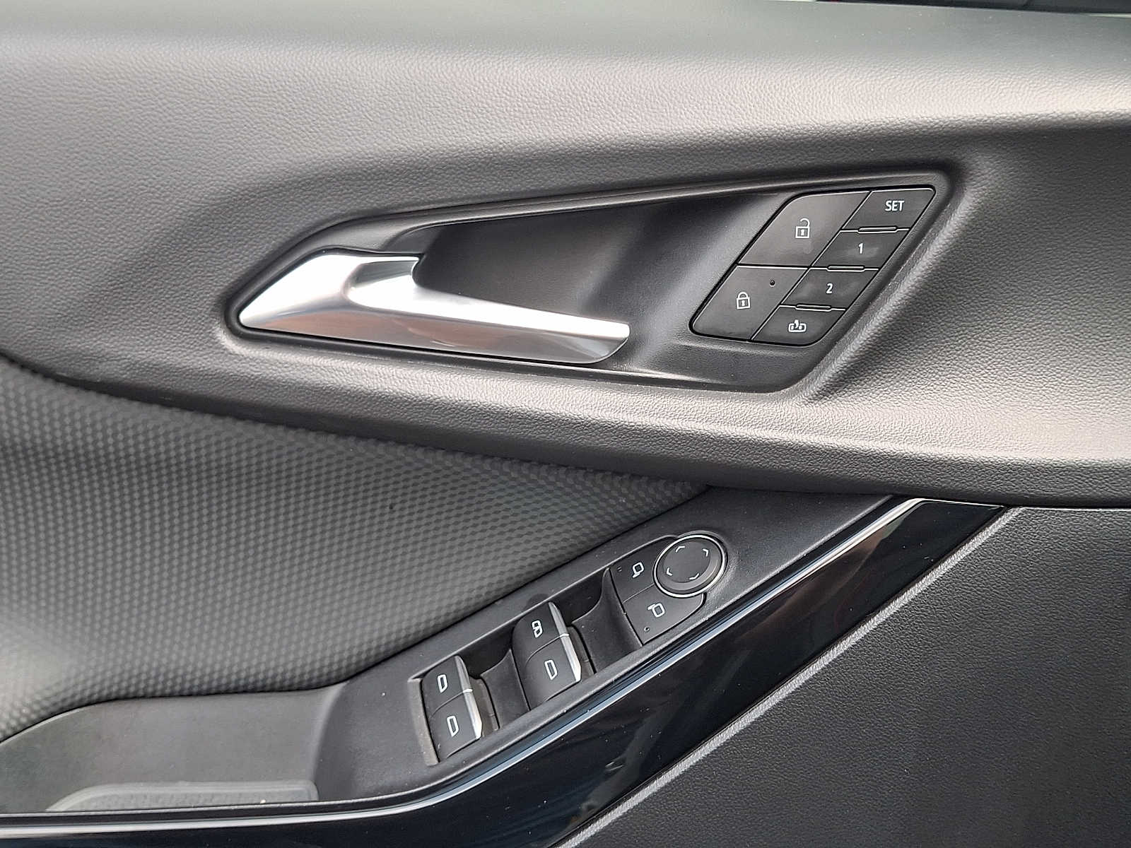 2025 Chevrolet Equinox RS - Photo 14