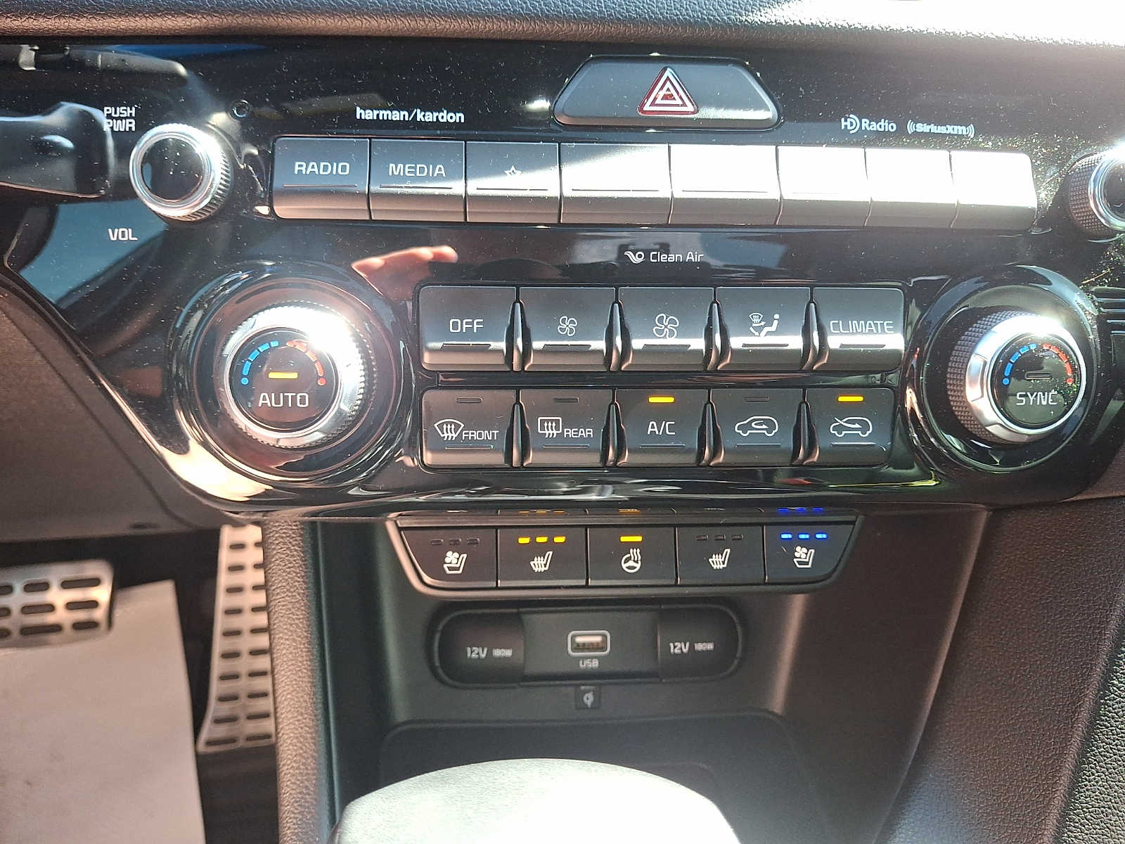 2022 Kia Sportage SX Turbo - Photo 17